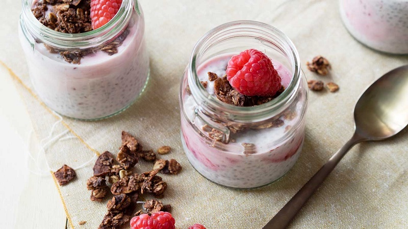 Yogurt with fruit and chia seeds