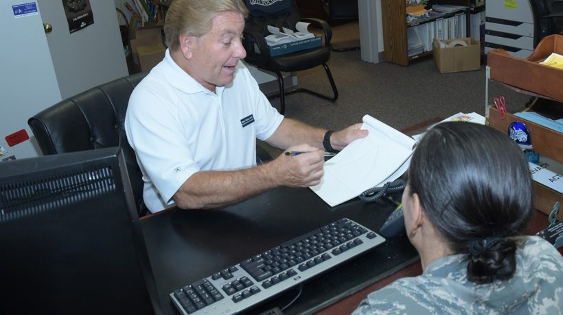 How to become a financial adviser