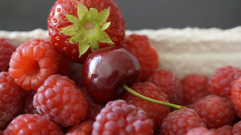 Which foods are in season in October?