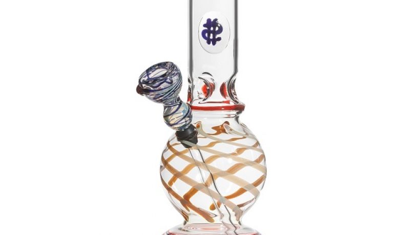 How to clean your bong or water pipe step by step
