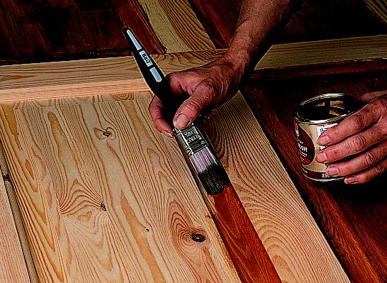 How to paint wooden door