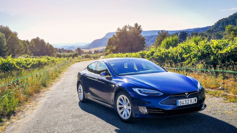 Tesla Model S 100D: The electric car that dreamed of being a sports car