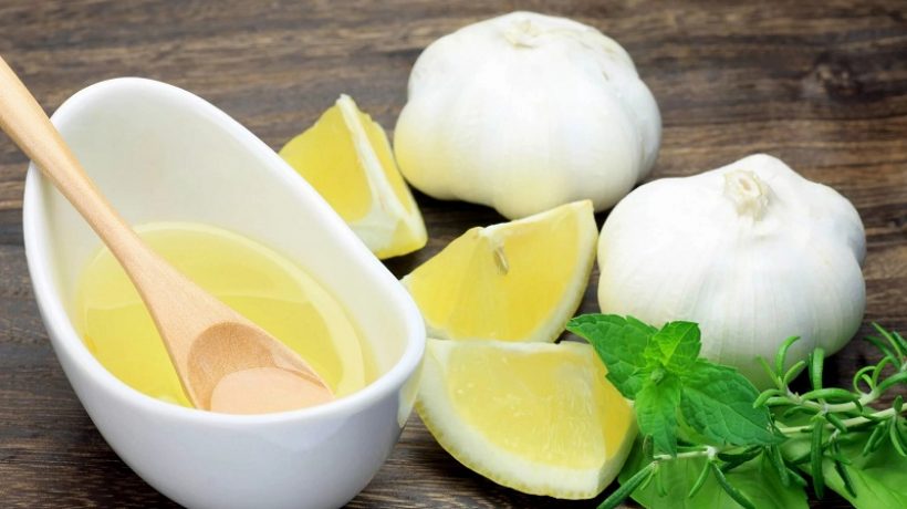 Garlic and lemon are still foods that lower cholesterol
