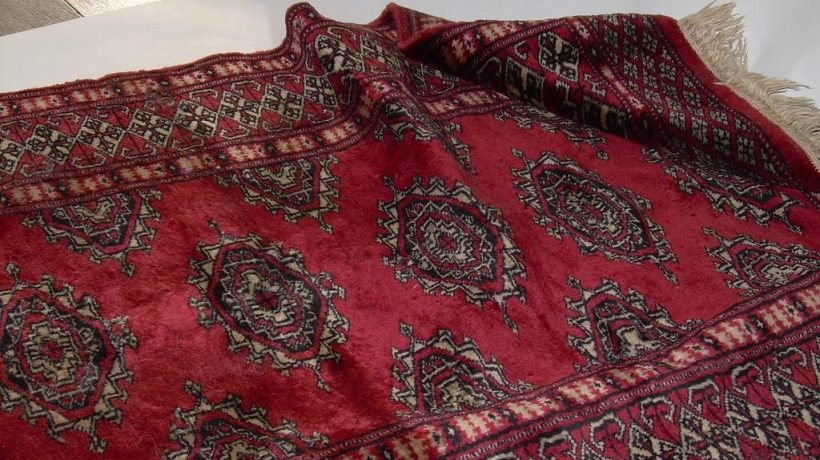 Giveaway signs that your oriental/Turkish rug is a fake