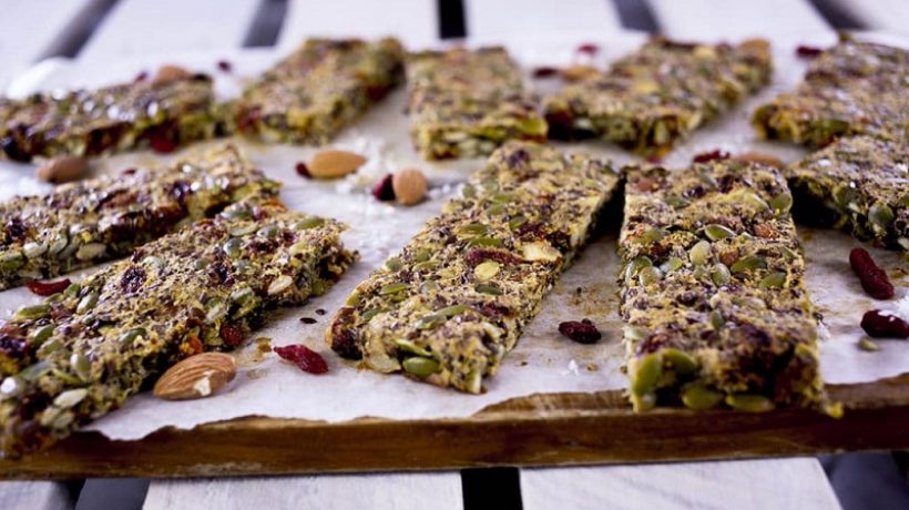 SNACKS OF NUTS WITH CHOCOLATE