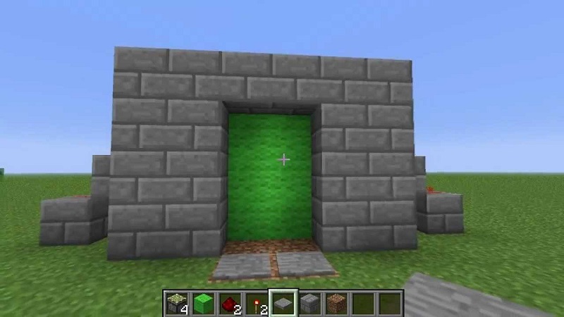 How to make a door in Minecraft