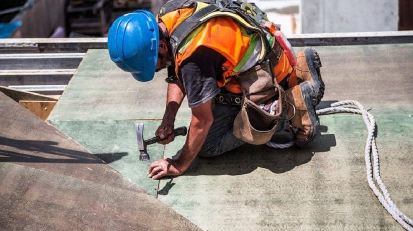 Major Benefits Of Wearing Safety Boots At Work