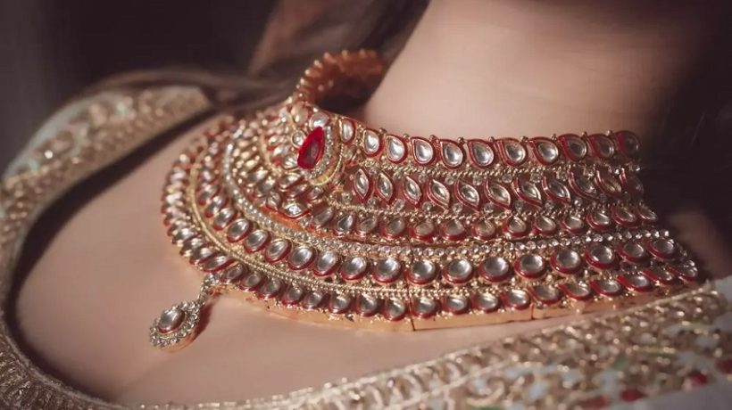 Embracing Heritage: Adorning Yourself with Indian Jewellery Masterpieces