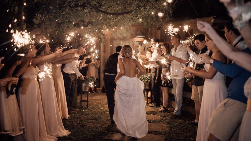 Flawless Wedding Sparkler Celebration: Etiquette and Best Practices