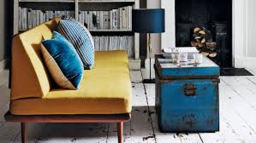 How to Incorporate Vintage Furniture Into a Modern Home