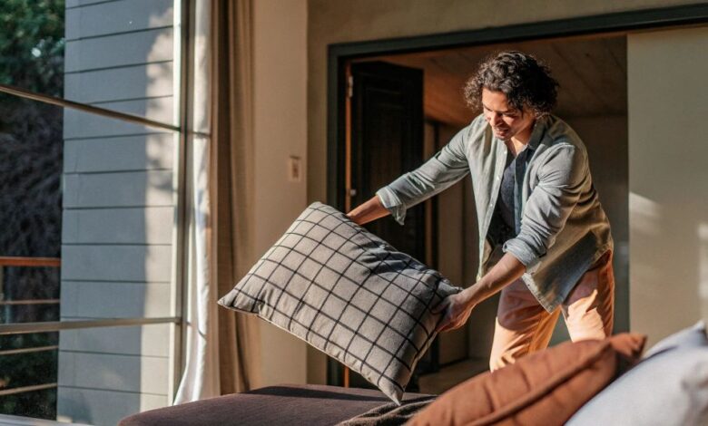 How to remove odor from pillows without washing