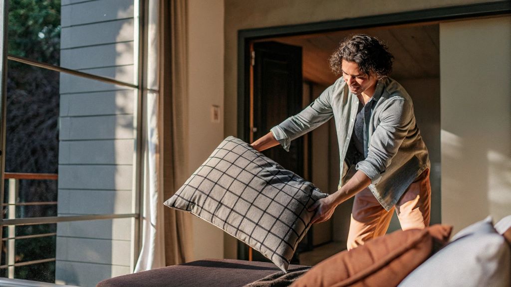 How to remove odor from pillows without washing