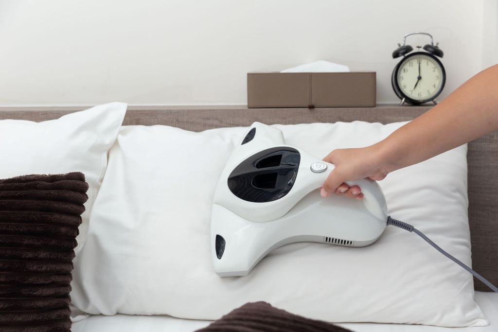 How to Clean Pillows Without Washing: 5 Easy Methods
