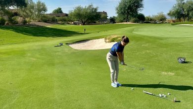 Golf starter kit with essential accessories for new players